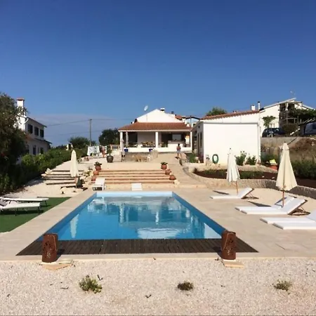 Du Bonheur Villa *